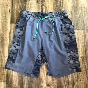 Lululemon Athletica Shorts -M